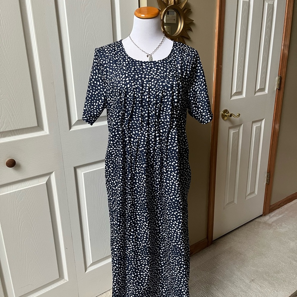 Casual Blue and White Pleated Midi Sundress